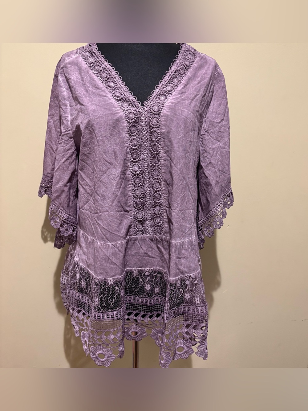 Indigo thread co Women's Lavender Crochet-Trim V-Neck Tunic size L